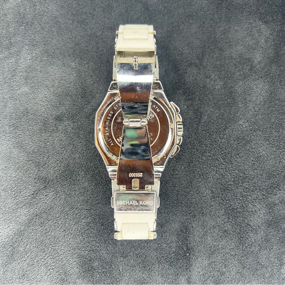 Michael Kors - White & Silver Watch RARE - Picture 3 of 6